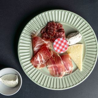Salumi e formaggi