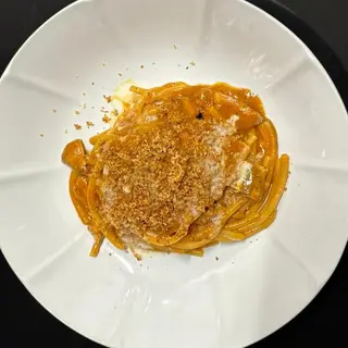 Tonnarelli peperone arrosto, alici e pane bruciato