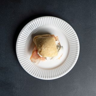 montanara prosciutto crudo e bufala