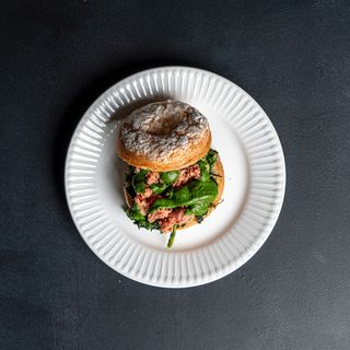 danese con broccoletti e salsiccia