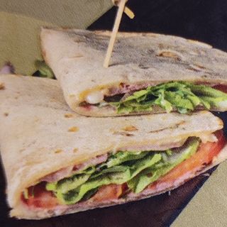 Piadina leggera tonno scatola, pomodoro, insalata