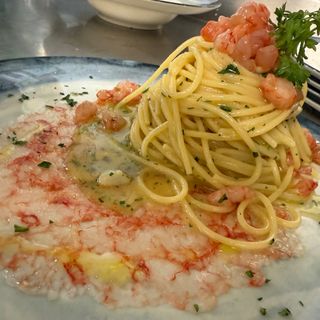 Spaghetti aglio olio e peperoncino con tartare di gambero rosso crudo