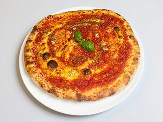 Marinara con impasto napoletano