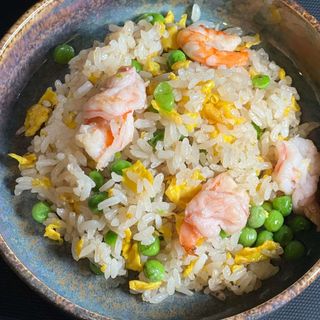 riso con gamberi e piselli