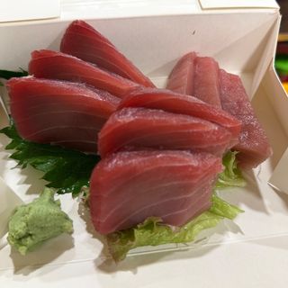 Maguro sashimi