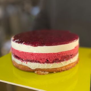 Torta yogurt e frutti di bosco