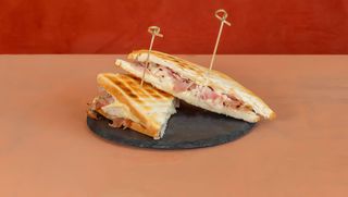 Toast classico chiuso