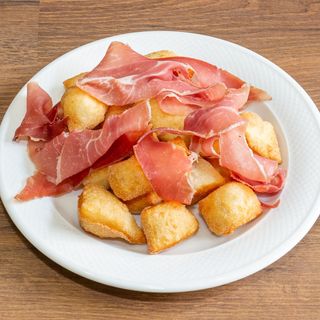 Gnocco fritto con crudo