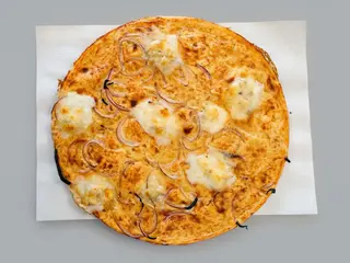 Farinata gorgonzola e cipolla