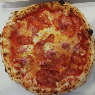 Salsiccia e spianata