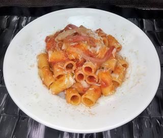 Mezze maniche all'amatriciana