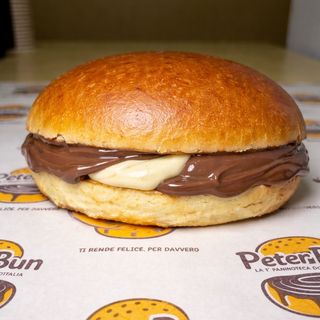 Peter Bun Nut & White