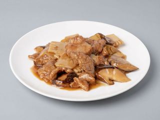 Manzo con funghi e bambù