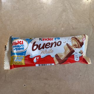 kinder bueno white