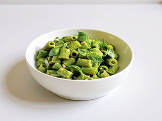 Maccheroni al pesto