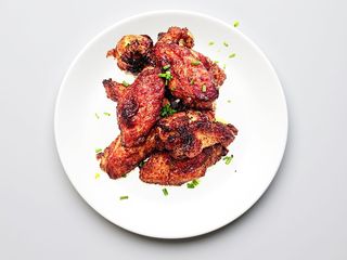 Alette di pollo e cosce