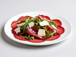 Bresaola rucola e scaglie di grana