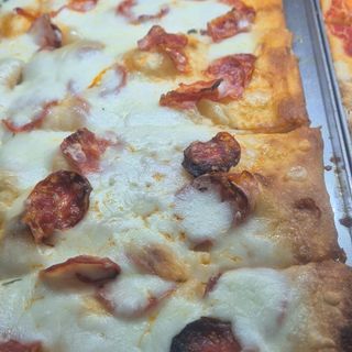 4 tranci di Mozzarella e salame