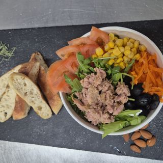 Insalatona con il tonno