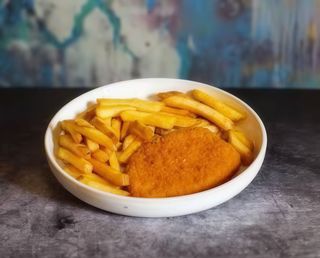 Cotoletta di pollo con patatine fritte