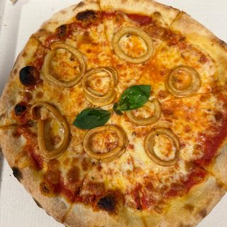 Pizza calamari