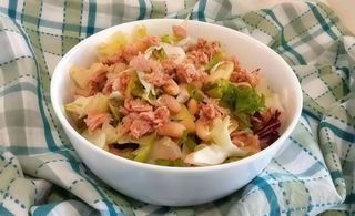 Insalata mista con tonno