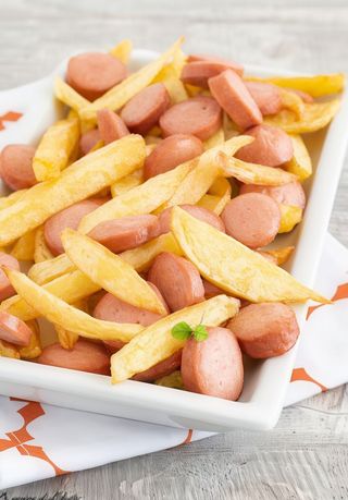 Patatine fritte con wurstel
