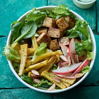 Tofu allo zenzero, radice di prezzemolo, mandorle, mela + misticanza