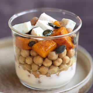 Zucca, feta, semi di zucca + ceci