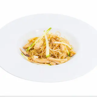 P24 - Spaghetti di riso con pollo