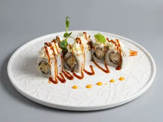 Uramaki chicken roll