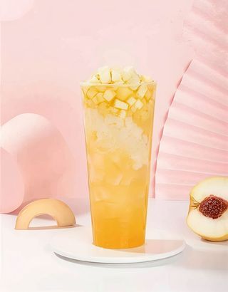 Tè con fragola pesca e crema di formaggio