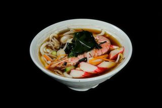 274. Ramen in brodo con mare
