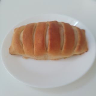 Fagottino con prosciutto,  formaggio e pomodoro 