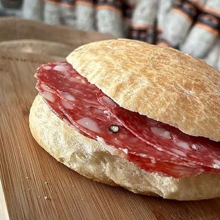 Panino con salame Napoli 