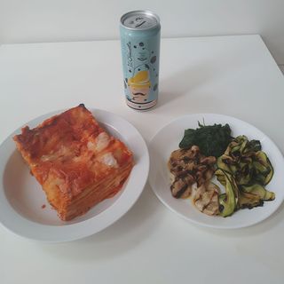 Menù primo piatto, contorno e bevanda
