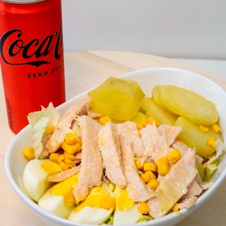 Insalata di pollo + bevanda a scelta
