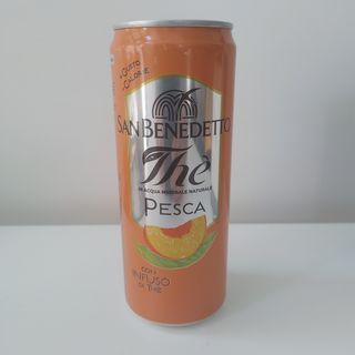 Thè in lattina alla pesca 