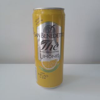 Thè in lattina al limone 