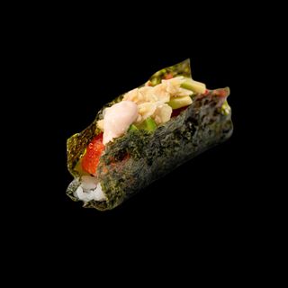 Temaki sake spicy