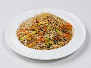 259. Spaghetti di riso con carne