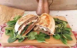 Piadina piccola con hamburger