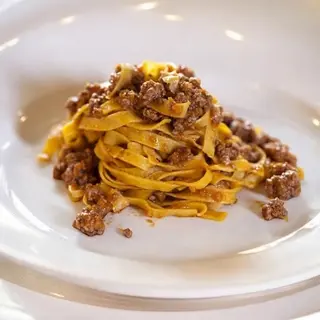 Fettuccine con ragù alla bolognese 