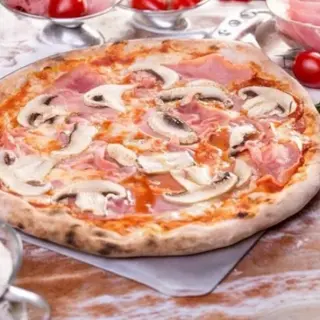 Prosciutto e funghi 