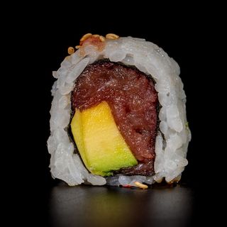 Tuna uramaki