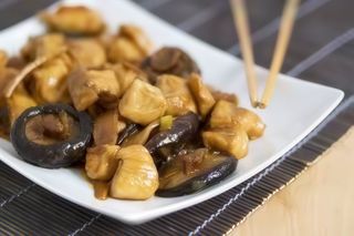 Pollo con funghi e bambù n. 31