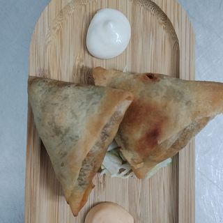 Pollo samosa