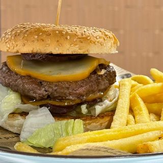 Burger Veggie con Patatine Fritte