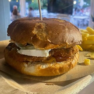 Chicken Burger con Patatine Fritte
