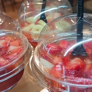 Macedonia di fragole.